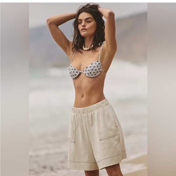 FP Beach Pants - FP Beach Strada Shorts in Barnacle Island White Medium